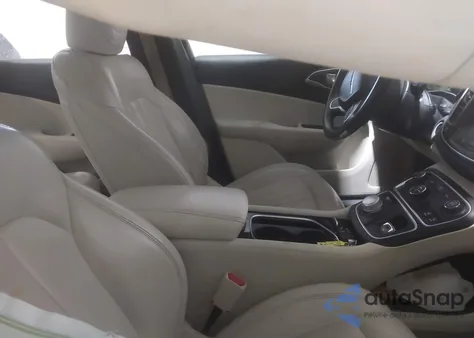 2015 Chrysler 200 C из США, поврежденный, VIN 1C3CCCCB6FN714380
